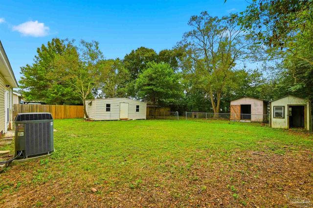 406 Coulter Ave, Cantonment, FL 32533