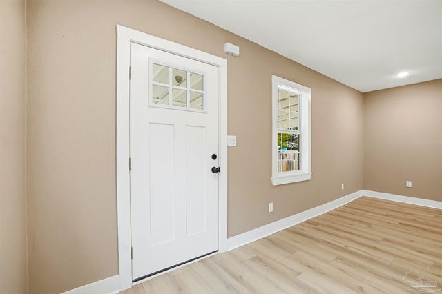 406 Coulter Ave, Cantonment, FL 32533