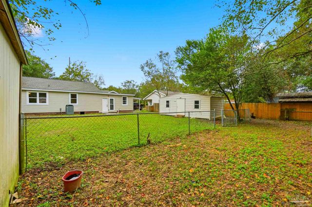 406 Coulter Ave, Cantonment, FL 32533