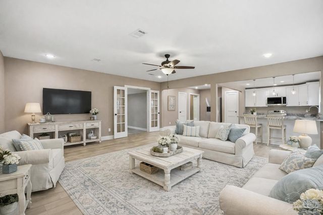 406 Coulter Ave, Cantonment, FL 32533