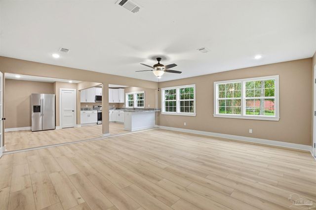 406 Coulter Ave, Cantonment, FL 32533