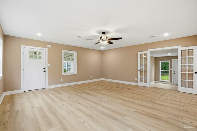 406 Coulter Ave, Cantonment, FL 32533