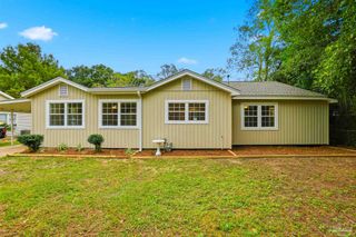 406 Coulter Ave, Cantonment, FL 32533
