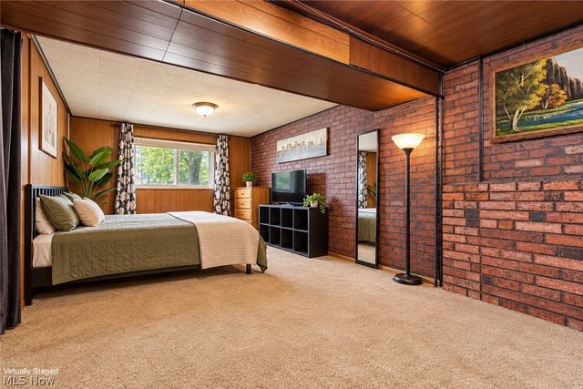 3106 Williamsburg Street NW, Warren, OH 44485