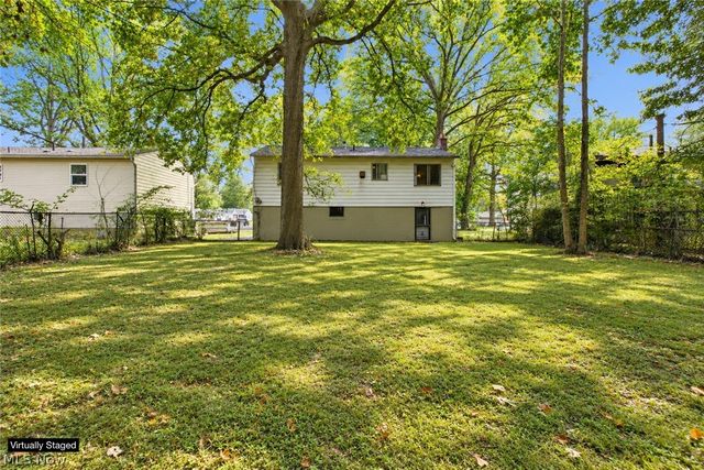 3106 Williamsburg Street NW, Warren, OH 44485