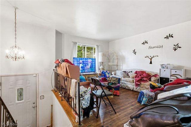 3106 Williamsburg Street NW, Warren, OH 44485