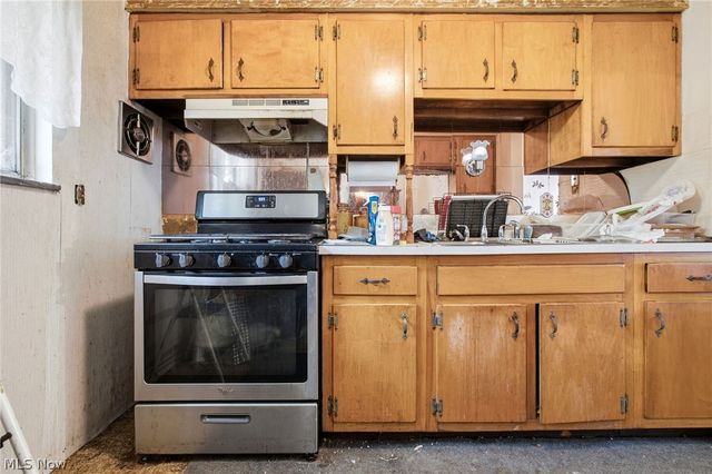 3106 Williamsburg Street NW, Warren, OH 44485