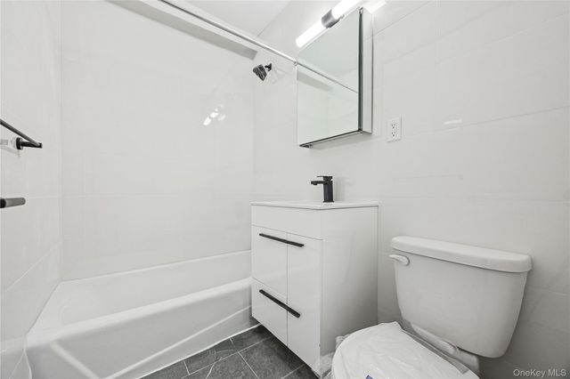 1050 Vermont Street 4B, Brooklyn, NY 11207