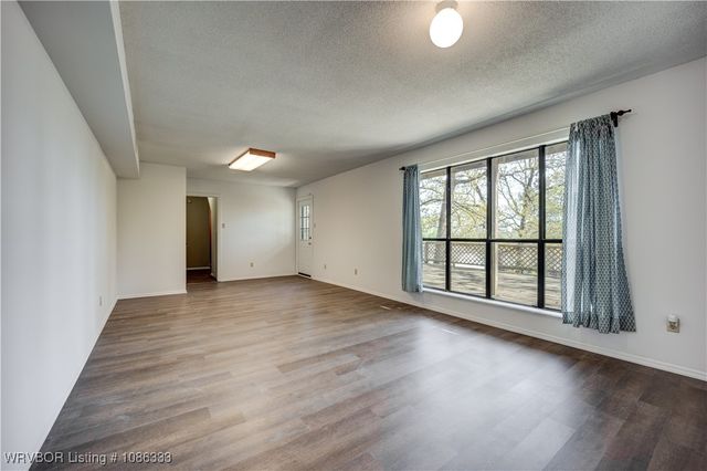 7906 Valley Forge Road, Fort Smith, AR 72903