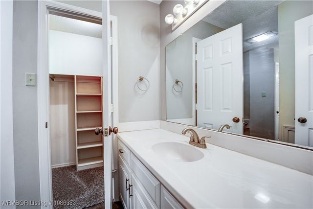 7906 Valley Forge Road, Fort Smith, AR 72903