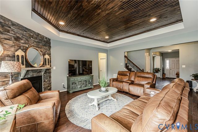 11900 James Overlook Ct, Chester, VA 23836