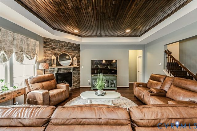 11900 James Overlook Ct, Chester, VA 23836