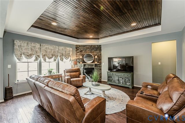 11900 James Overlook Ct, Chester, VA 23836