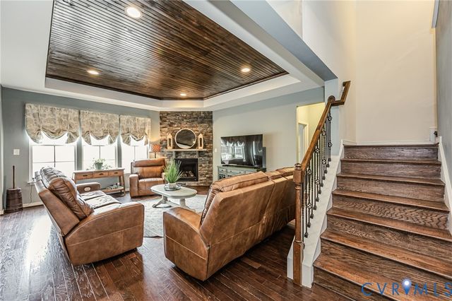 11900 James Overlook Ct, Chester, VA 23836