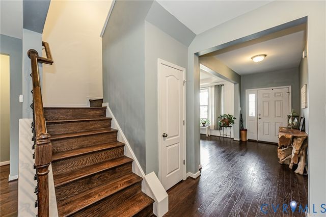 11900 James Overlook Ct, Chester, VA 23836