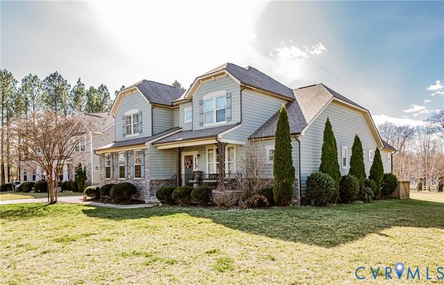 11900 James Overlook Ct, Chester, VA 23836