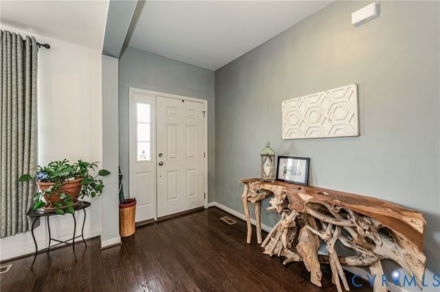 11900 James Overlook Ct, Chester, VA 23836
