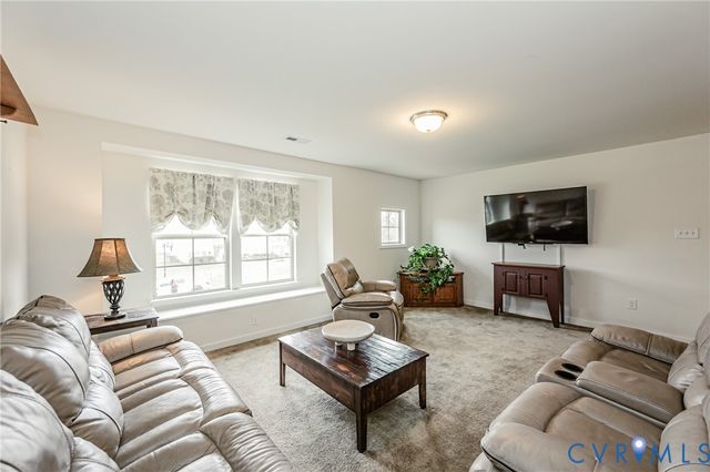 11900 James Overlook Ct, Chester, VA 23836
