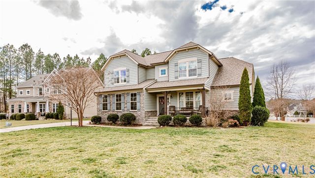 11900 James Overlook Ct, Chester, VA 23836