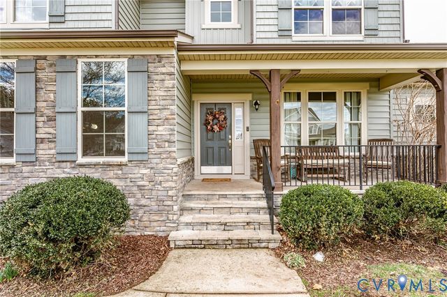 11900 James Overlook Ct, Chester, VA 23836
