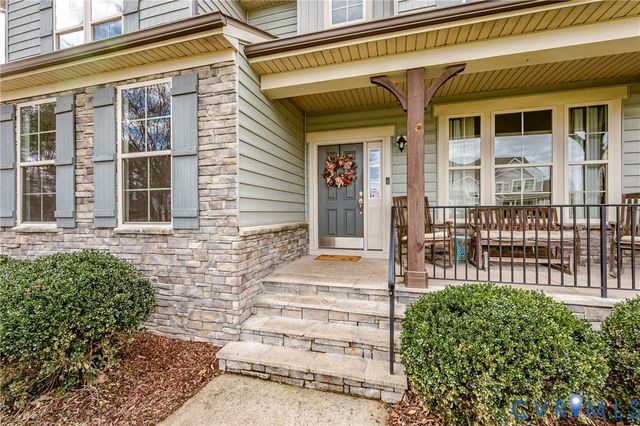 11900 James Overlook Ct, Chester, VA 23836