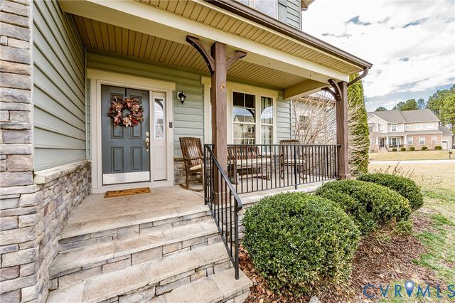 11900 James Overlook Ct, Chester, VA 23836