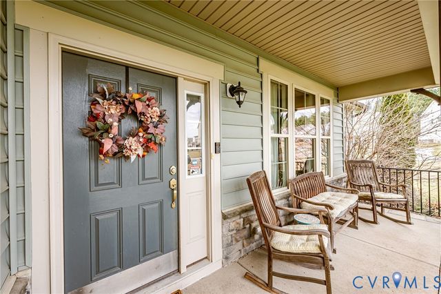 11900 James Overlook Ct, Chester, VA 23836