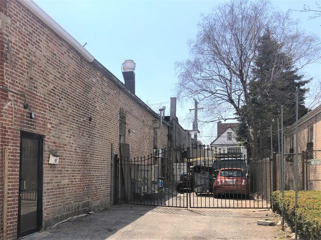 1915 W 19th Street, Chicago, IL 60608