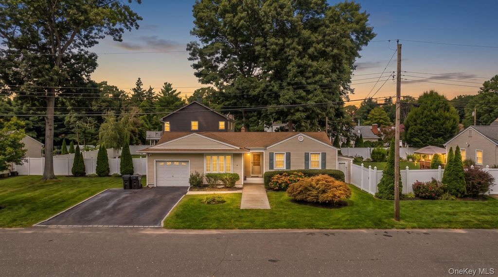 91 Haynes Avenue, West Islip, NY 11795 — photo 2