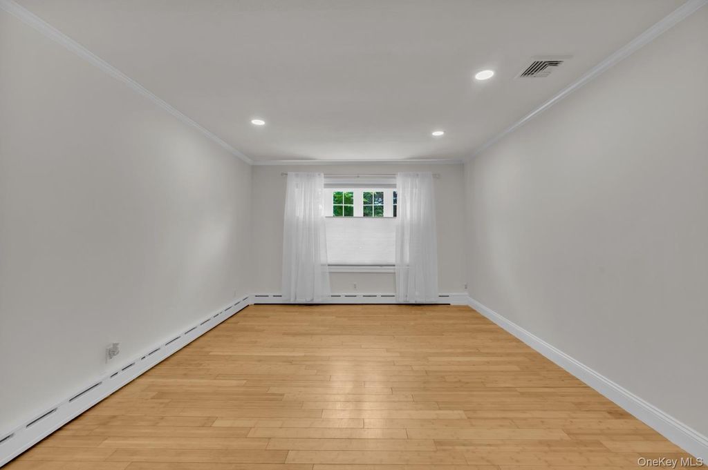 91 Haynes Avenue, West Islip, NY 11795 — photo 5