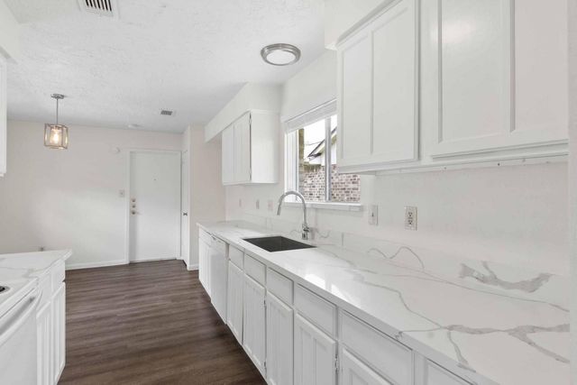 10411 Rabbit Oak Drive, Houston, TX 77065