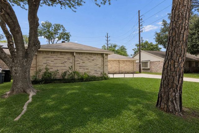 10411 Rabbit Oak Drive, Houston, TX 77065