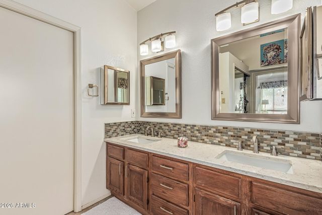 14811 N 44TH Place, Phoenix, AZ 85032