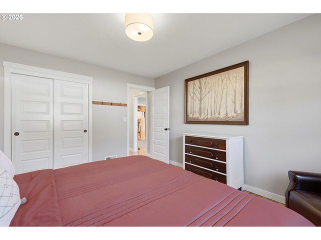 208 N COLLEGE St, Newberg, OR 97132