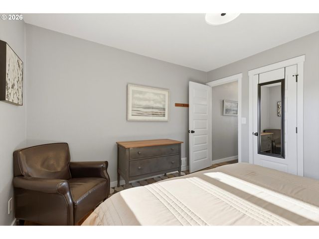 208 N COLLEGE St, Newberg, OR 97132