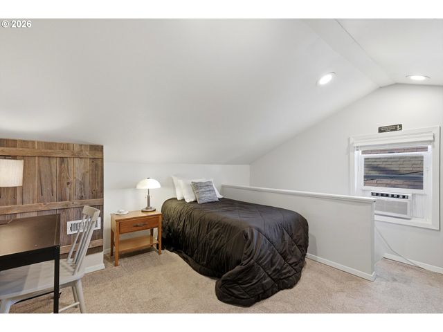 208 N COLLEGE St, Newberg, OR 97132