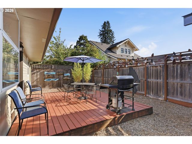 208 N COLLEGE St, Newberg, OR 97132