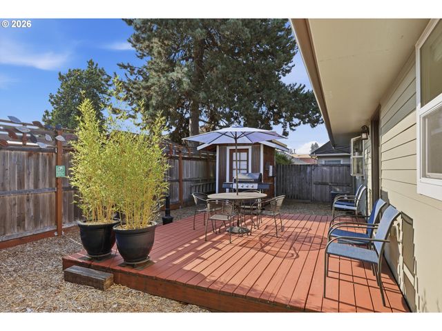 208 N COLLEGE St, Newberg, OR 97132
