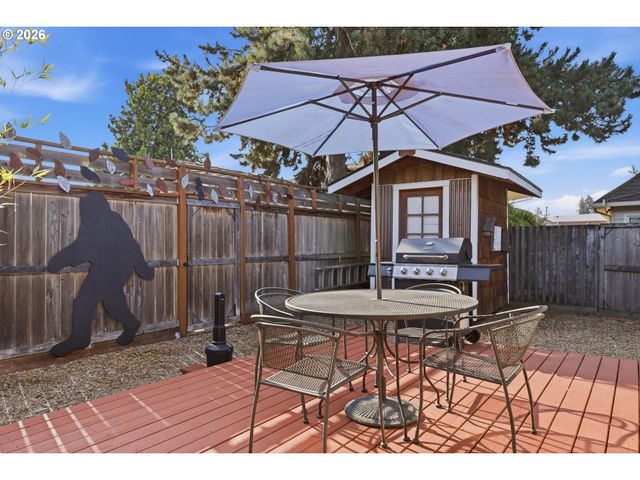 208 N COLLEGE St, Newberg, OR 97132