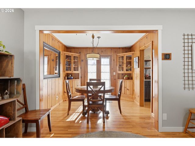 208 N COLLEGE St, Newberg, OR 97132