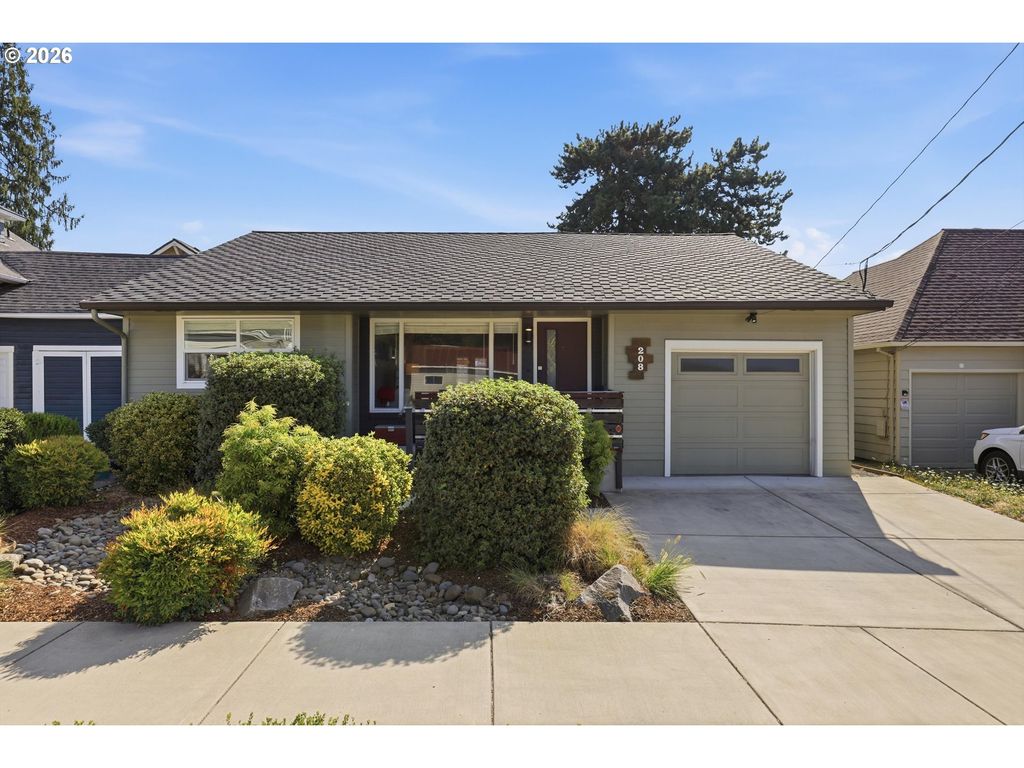 208 N COLLEGE St, Newberg, OR 97132