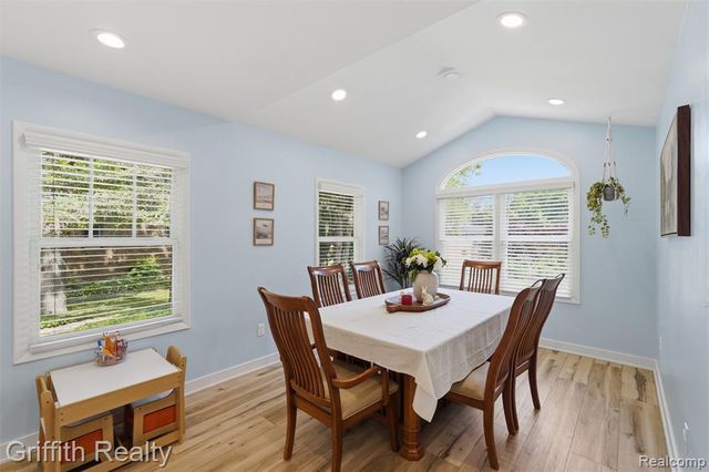 6262 Briggs Lake Drive, Brighton, MI 48116