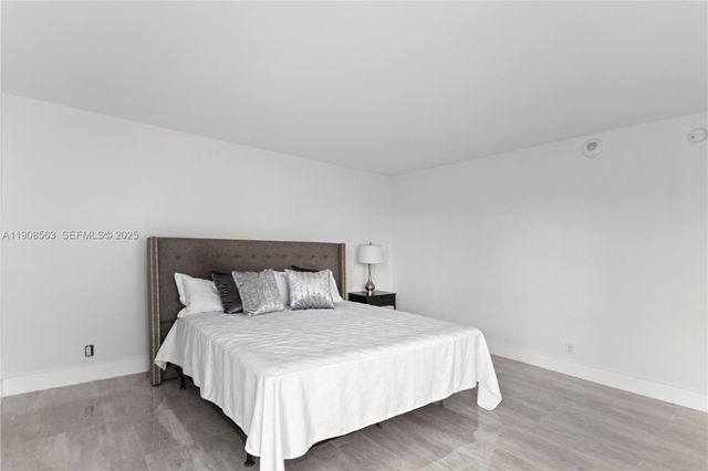 100 Bayview Drive 227, Sunny Isles Beach, FL 33160