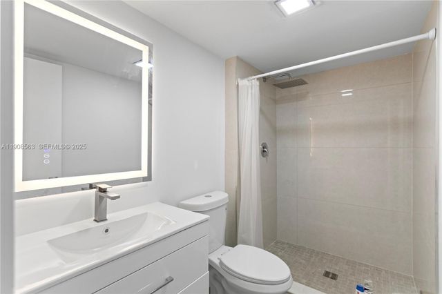 100 Bayview Drive 227, Sunny Isles Beach, FL 33160