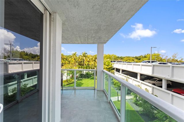 100 Bayview Drive 227, Sunny Isles Beach, FL 33160