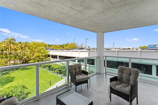 100 Bayview Drive 227, Sunny Isles Beach, FL 33160