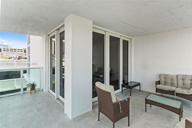 100 Bayview Drive 227, Sunny Isles Beach, FL 33160