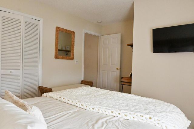 12828 Meadowbreeze Drive, Wellington, FL 33414
