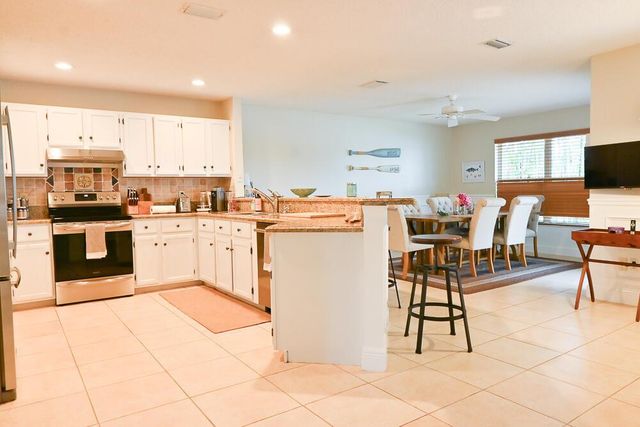 12828 Meadowbreeze Drive, Wellington, FL 33414