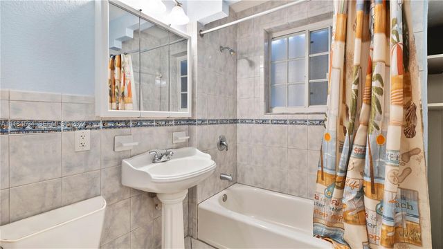 535 W 51st Street, Miami Beach, FL 33140
